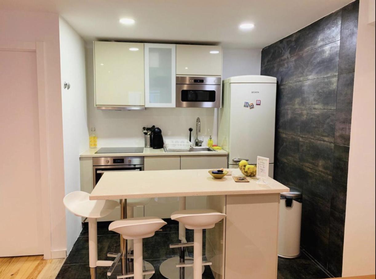 Chiado/Bairro Alto 2 Bedroom Apartment Lisbon Bagian luar foto