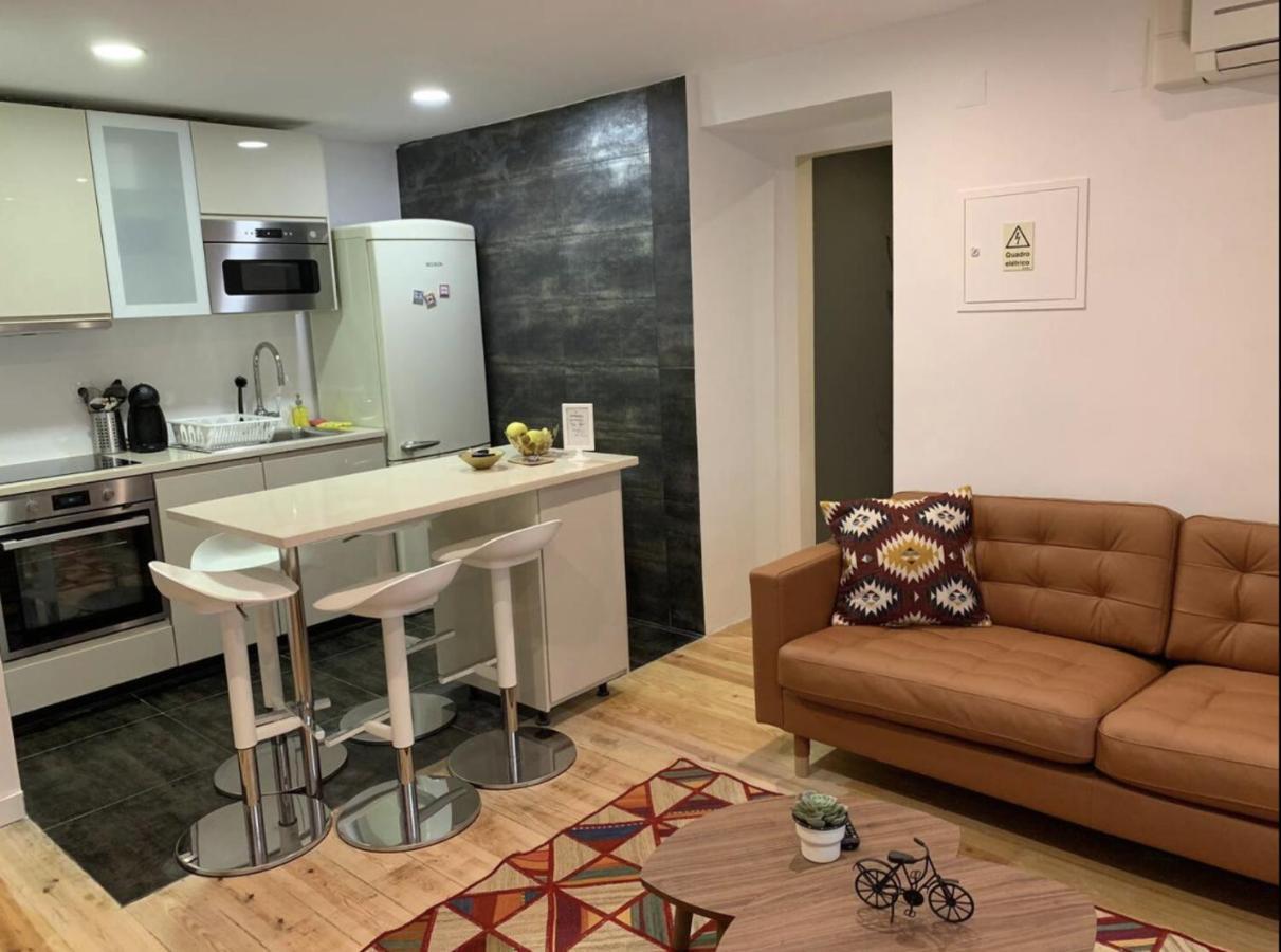 Chiado/Bairro Alto 2 Bedroom Apartment Lisbon Bagian luar foto